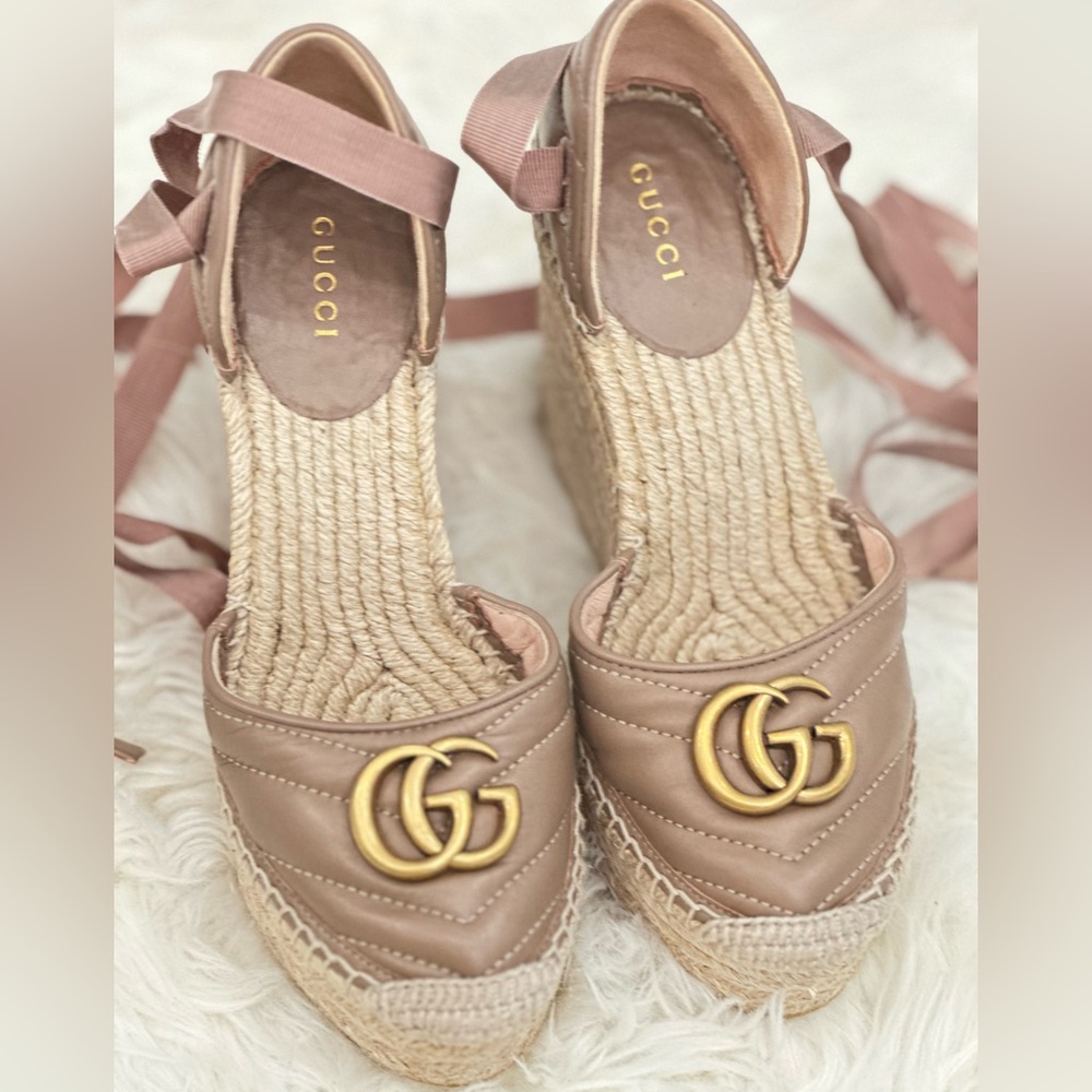 GG Marmont Gucci Wedges. Size 35.5